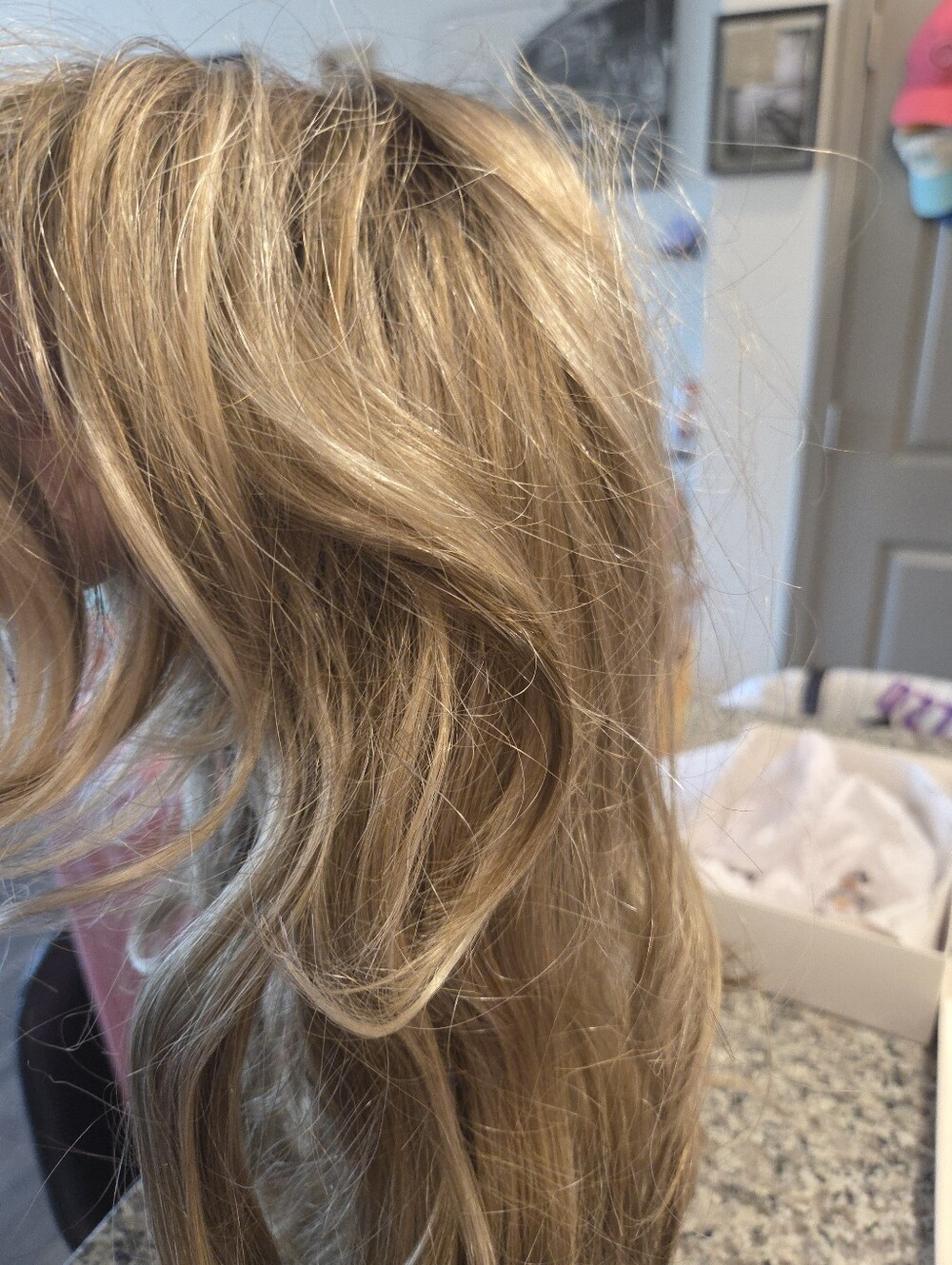 Jon Reanau Light Blonde Lace Front Wig. - Picture 11 of 16